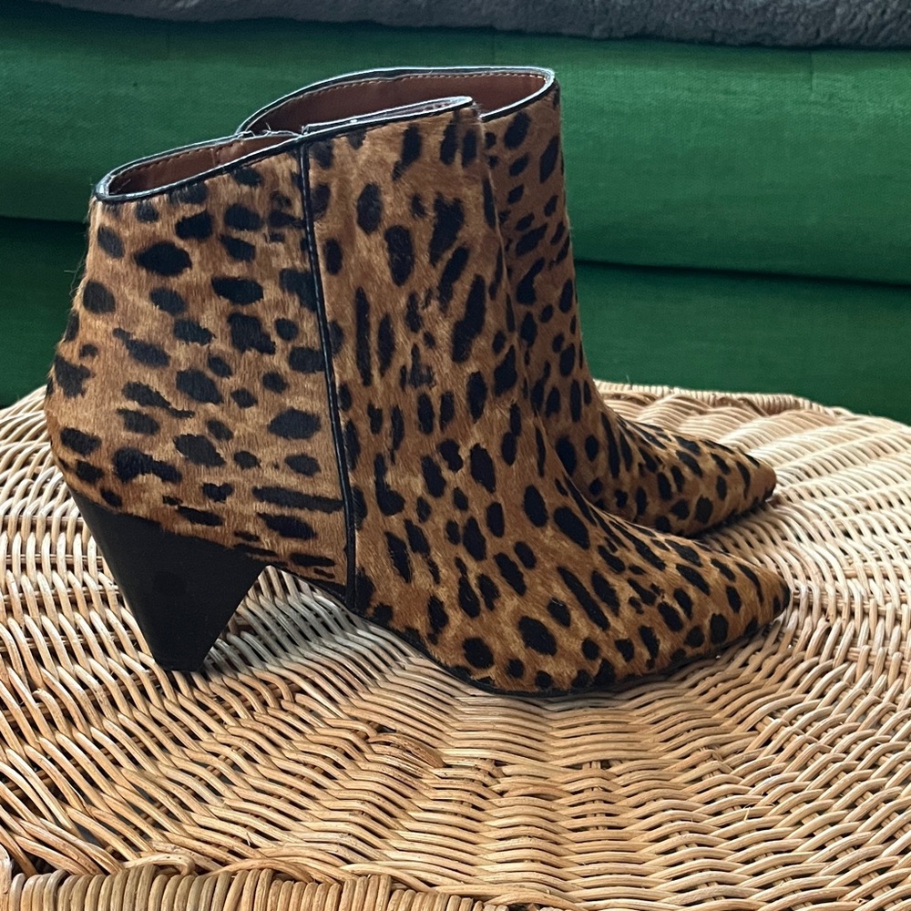 New Franco Sarto Genuine Calf Hair Leopard Print Ankle Booties - sz 8